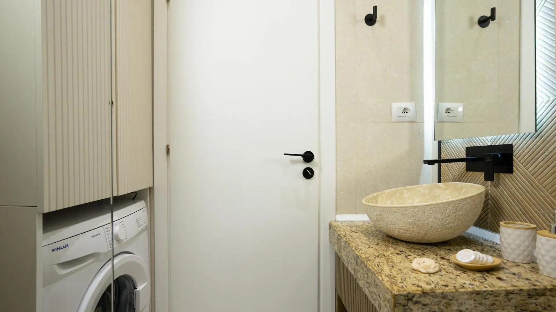 Sea Point Apartments Дуррес 0*,  Албания